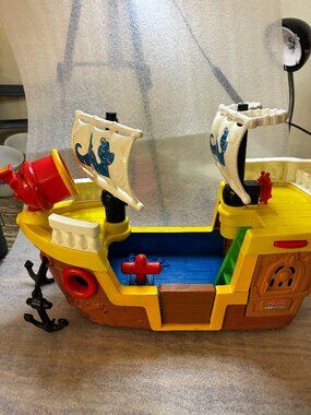 Fisher Price Little People Lil' Pirate Ship